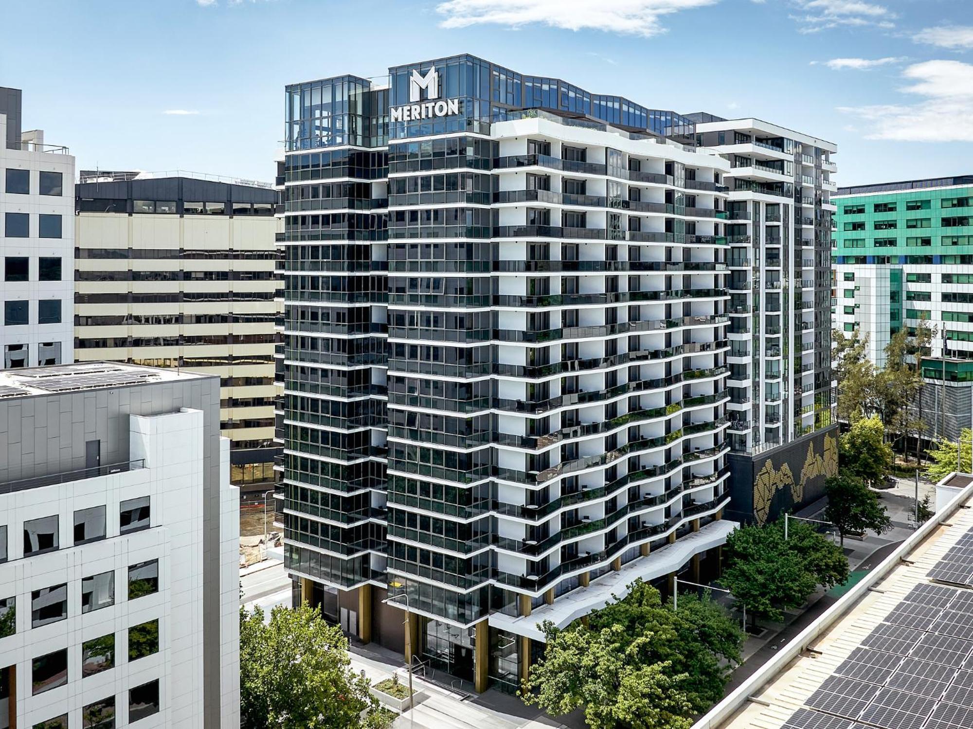 Meriton Suites Canberra Extérieur photo