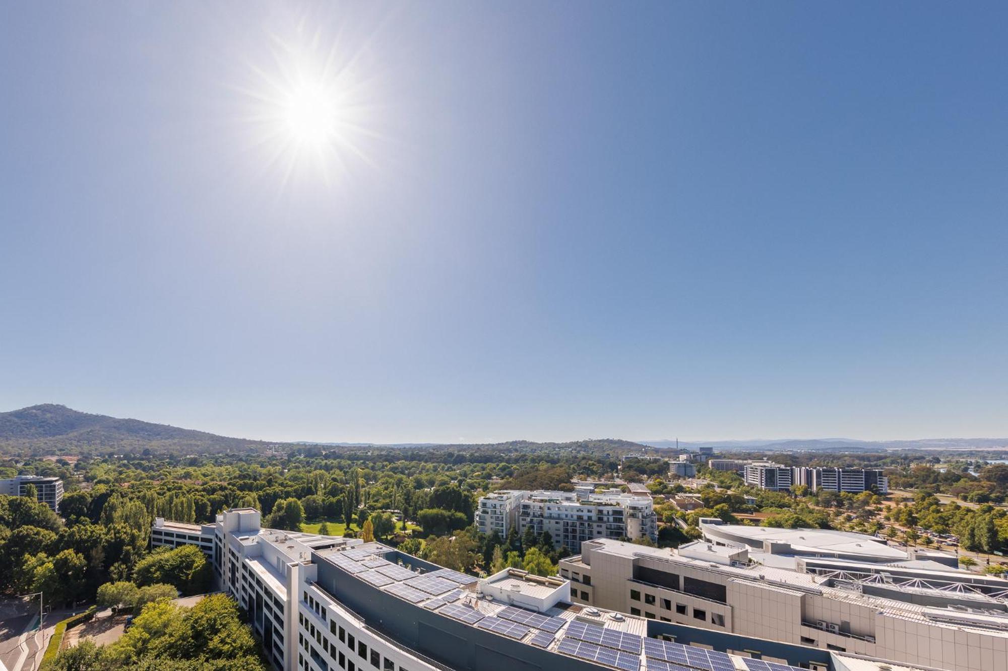 Meriton Suites Canberra Extérieur photo